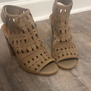 14th & Union Tan Cutout Heels